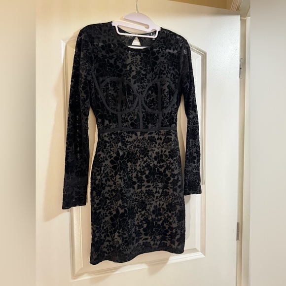 Lulu’s Cor-Set To Go black burnout velvet corset dress - Picture 12 of 13